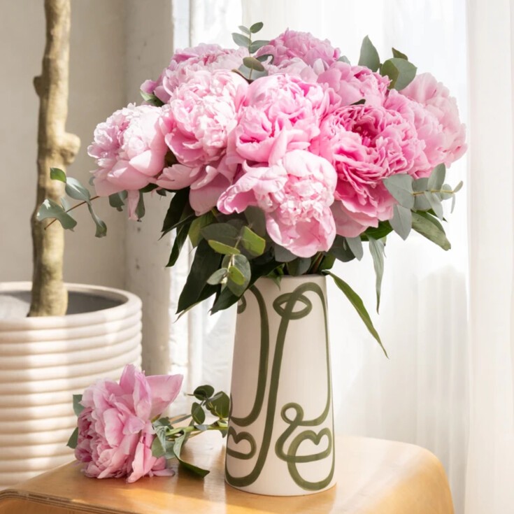 Roses, Peonies, Tulips and all other flowers available in Brooklyn.