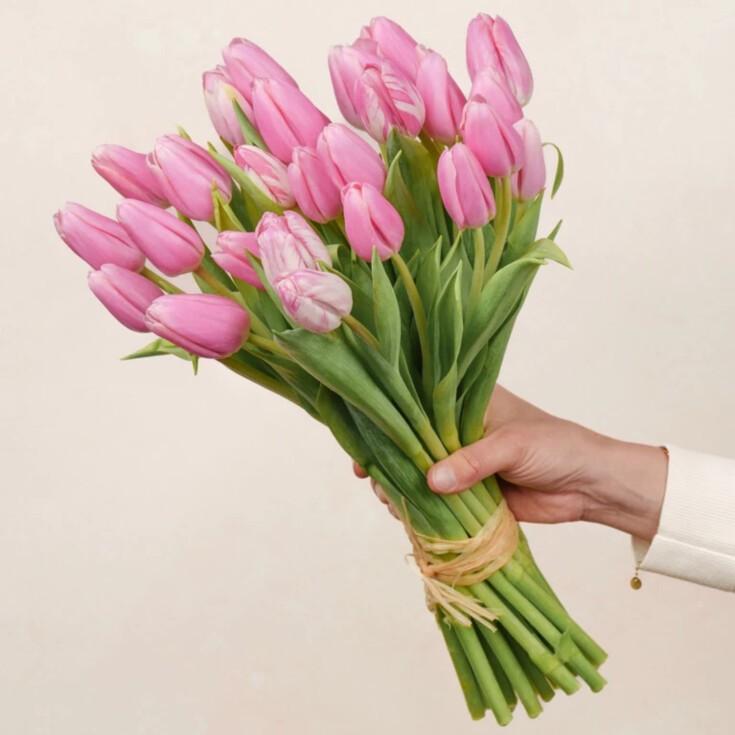 We bring the mst beautiful roses, peonies, tulips, orchids and many other directly to Queens!